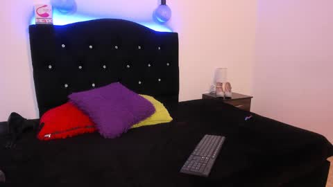 Melany online show from February 2025 06:02:02 PM
