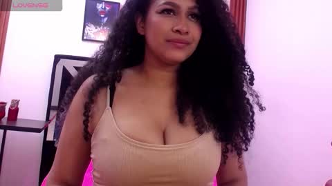 LAURA online show from October 2025 07:09:02 PM