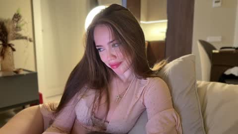 Adel online show from December 2024 04:05:01 PM