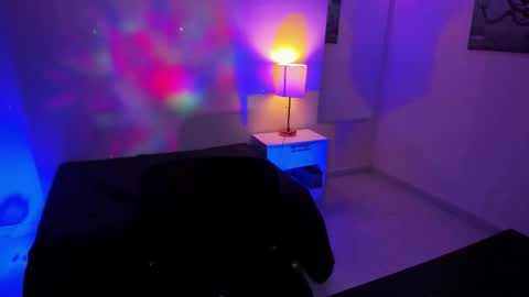 Melina Hope online show from October 2025 02:43:02 PM