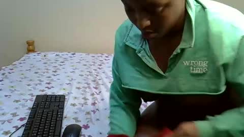 melisahh online show from November 2025 02:43:02 AM