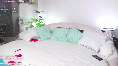 Snapshot of melissa_fane chatting on December 2024 07:38:02 PM Hot Milf Melissa ONLINE Mon Tue Wed Fr Sun - 9pm - 6amUTC3 online show from December 2024 07:38:02 PM