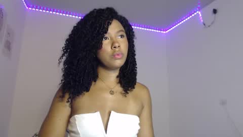 Snapshot of mell_rossi chatting on October 2025 07:53:02 PM mell_rossi online show from October 2025 07:53:02 PM