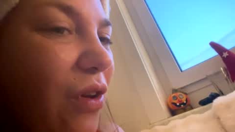 Snapshot of melli23 chatting on December 2024 07:03:02 AM Melli online show from December 2024 07:03:02 AM