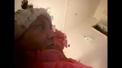 Snapshot of melli23 chatting on December 2024 05:12:01 PM Melli online show from December 2024 05:12:01 PM