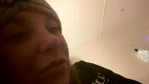 Snapshot of melli23 chatting on January 2025 10:24:02 PM Melli online show from January 2025 10:24:02 PM