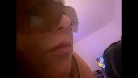Snapshot of melli23 chatting on January 2025 11:02:02 PM Melli online show from January 2025 11:02:02 PM