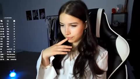 Snapshot of mellowpearl chatting on November 2025 07:26:01 PM EVA online show from November 2025 07:26:01 PM