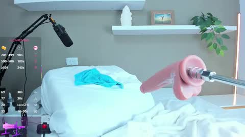 Snapshot of melly_col chatting on November 2025 08:42:02 PM melly_col online show from November 2025 08:42:02 PM