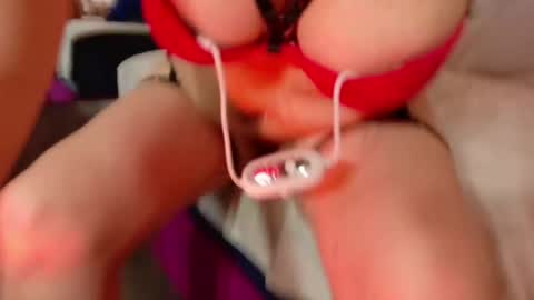 Snapshot of melo_deborah chatting on October 2025 07:38:02 PM Debora online show from October 2025 07:38:02 PM