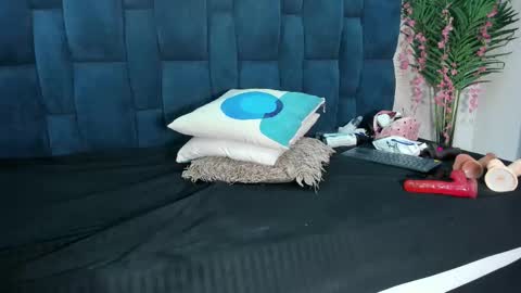 Snapshot of meloddy_megann chatting on November 2025 08:41:02 PM Melody online show from November 2025 08:41:02 PM