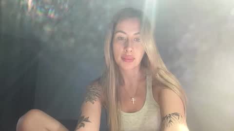 Melodie online show from September 2025 03:57:01 PM