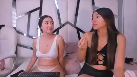 Snapshot of melodiwilliams chatting on November 2025 07:35:01 PM Melodi online show from November 2025 07:35:01 PM