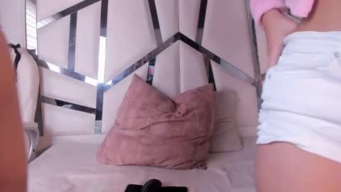 Snapshot of melodiwilliams chatting on December 2025 07:08:02 PM Melodi online show from December 2025 07:08:02 PM