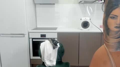 Snapshot of melodyhewit chatting on October 2025 07:18:02 AM Masha online show from October 2025 07:18:02 AM