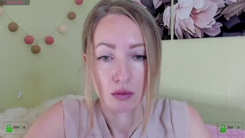 Snapshot of melodyys chatting on December 2024 03:43:01 PM Melody My schedule this week Wednesday Thursday Sunday online show from December 2024 03:43:01 PM