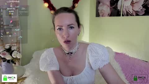 Snapshot of melodyys chatting on January 2025 03:32:02 PM Melody My schedule this week Wednesday Thursday Sunday online show from January 2025 03:32:02 PM