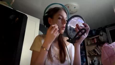 Snapshot of melonygriffen chatting on September 2025 12:29:02 PM Hi Im Aria 18 years old online show from September 2025 12:29:02 PM