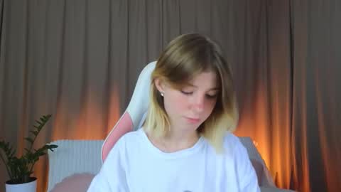 Bella online show from September 2025 01:21:01 PM