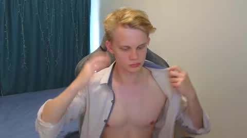 Snapshot of meow_mickey chatting on October 2025 09:10:01 AM Mickey online show from October 2025 09:10:01 AM