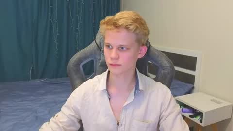 Snapshot of meow_mickey chatting on October 2025 03:01:01 PM Mickey online show from October 2025 03:01:01 PM