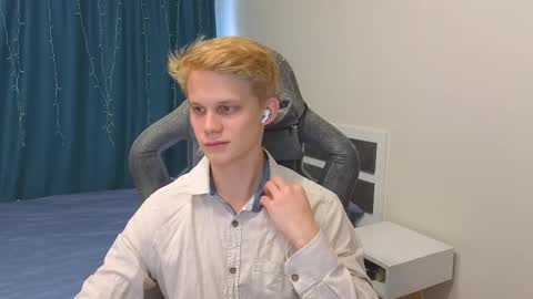 Snapshot of meow_mickey chatting on October 2025 10:38:02 AM Mickey online show from October 2025 10:38:02 AM