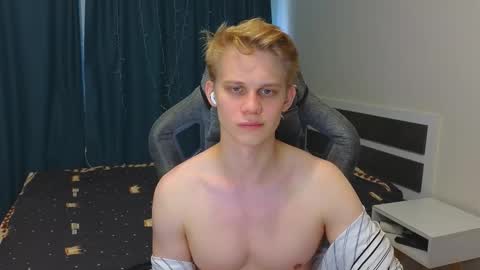 Snapshot of meow_mickey chatting on November 2025 09:20:02 AM Mickey online show from November 2025 09:20:02 AM