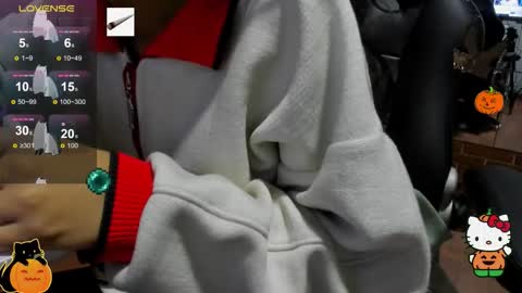 Valentina  online show from October 2025 08:33:01 PM