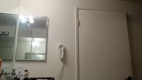 Snapshot of meowzers777 chatting on November 2025 07:24:01 PM meowzers777 online show from November 2025 07:24:01 PM