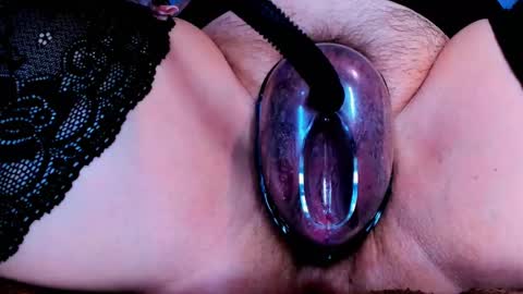 SOPHIE is the queen of squirt online show from January 2025 09:28:02 AM