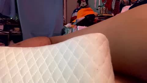 gurlnips online show from December 2024 02:08:02 PM