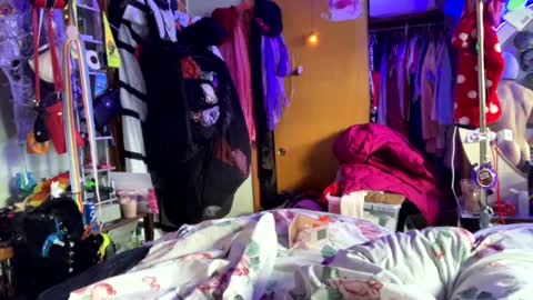 gurlnips online show from February 2025 12:47:02 AM