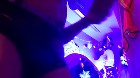 gurlnips online show from February 2025 12:52:02 AM