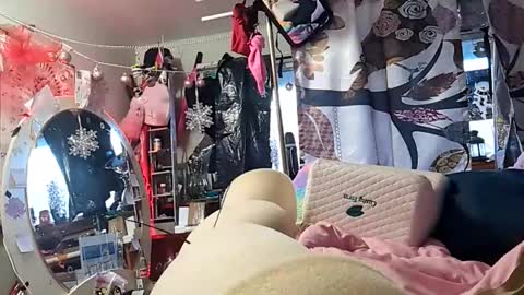 gurlnips online show from February 2025 04:24:02 PM