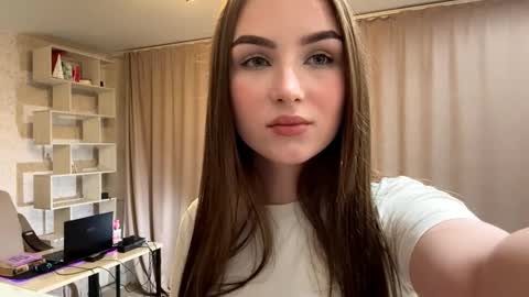 Rina online show from October 2025 06:05:02 PM