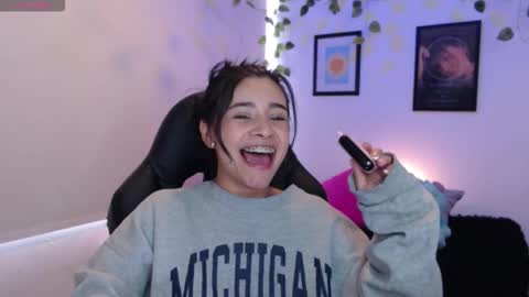 Snapshot of merilynwhithe_ chatting on October 2025 05:41:02 PM Merilyn online show from October 2025 05:41:02 PM