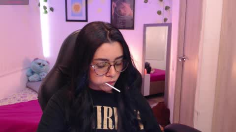 Snapshot of merilynwhithe_ chatting on October 2025 07:11:02 PM Merilyn online show from October 2025 07:11:02 PM