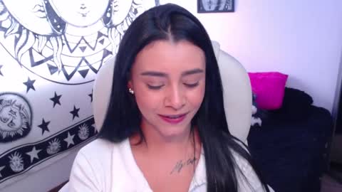 Snapshot of merilynwhithe_ chatting on October 2025 09:05:02 PM Merilyn online show from October 2025 09:05:02 PM