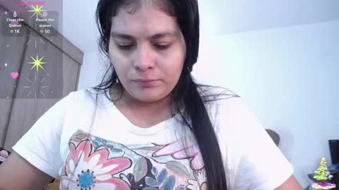 Snapshot of merylintiwg01 chatting on December 2024 12:54:01 AM M online show from December 2024 12:54:01 AM