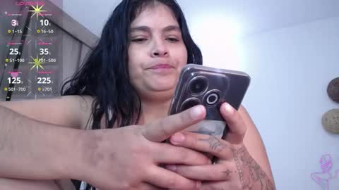 Snapshot of merylintiwg01 chatting on January 2025 01:43:01 AM M online show from January 2025 01:43:01 AM
