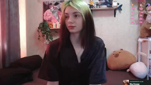 Snapshot of mevis_li chatting on October 2025 03:18:02 AM Mavis online show from October 2025 03:18:02 AM