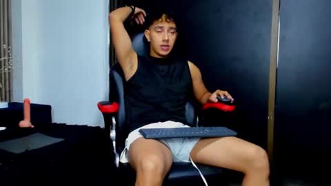 Snapshot of mexwilliams chatting on November 2025 12:49:02 PM mexwilliams online show from November 2025 12:49:02 PM