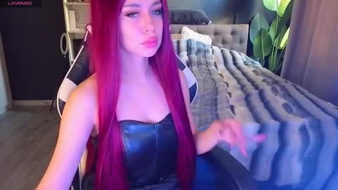 Snapshot of mezzalunaa chatting on November 2025 04:46:01 AM vollmond online show from November 2025 04:46:01 AM