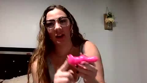 mferrera3125 online show from November 2025 06:42:02 PM