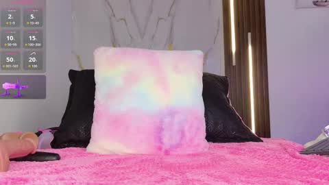 Snapshot of mia__099 chatting on October 2025 08:38:01 PM Mia Blonde online show from October 2025 08:38:01 PM