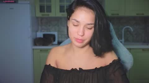 Mia online show from October 2025 10:54:02 PM