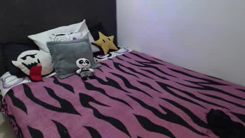 mia online show from October 2025 12:44:01 AM