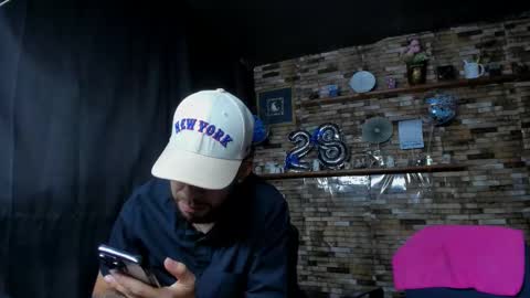 Snapshot of mia_and_vincentt chatting on September 2025 04:13:02 AM Mia and vincentt model indepent online show from September 2025 04:13:02 AM