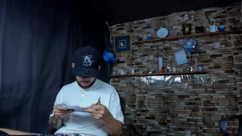 Snapshot of mia_and_vincentt chatting on October 2025 03:48:01 AM Mia and vincentt model indepent online show from October 2025 03:48:01 AM