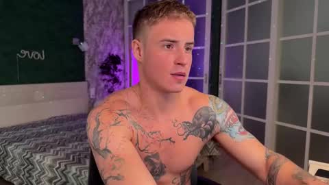 Andre and Mia online show from November 2025 08:46:01 AM